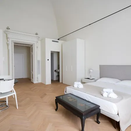 Palazzo Della Torre - Seaview Luxury Historical 公寓式酒店 3*