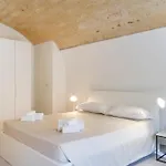 Palazzo Della Torre - Seaview Luxury Historical 3* Бари