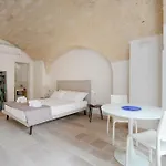 Aparthotel Palazzo Della Torre - Seaview Luxury Historical Bari