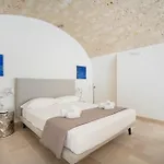 Palazzo Della Torre - Seaview Luxury Historical Апарт-отель