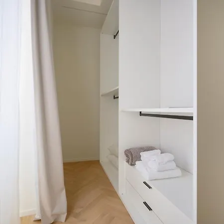 Palazzo Della Torre - Seaview Luxury Historical 3* Bari