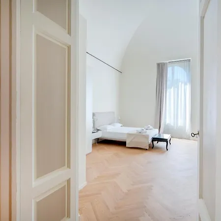 Hotel apartamentowy Palazzo Della Torre - Seaview Luxury Historical