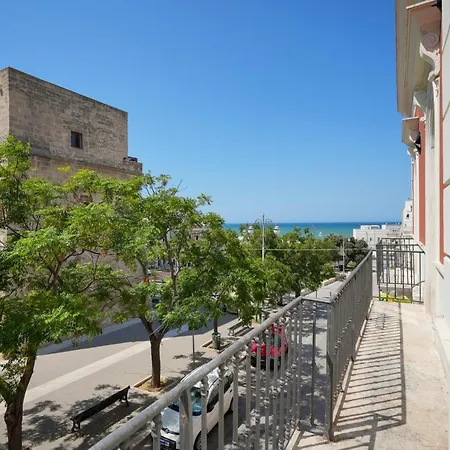 Hotel apartamentowy Palazzo Della Torre - Seaview Luxury Historical Bari