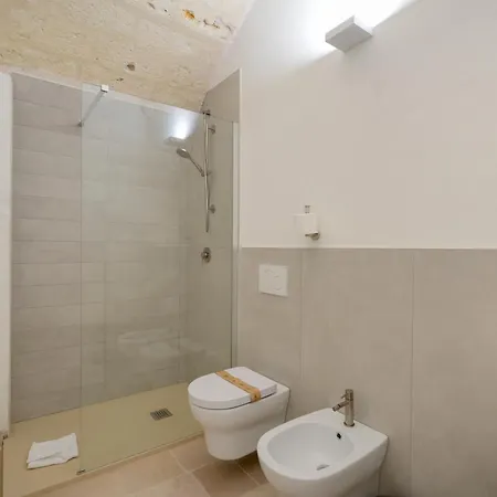 Hotel apartamentowy Palazzo Della Torre - Seaview Luxury Historical Bari