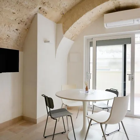 Palazzo Della Torre - Seaview Luxury Historical 3* Bari