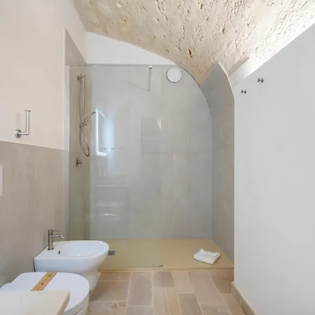 Palazzo Della Torre - Seaview Luxury Historical Hotel apartamentowy Bari