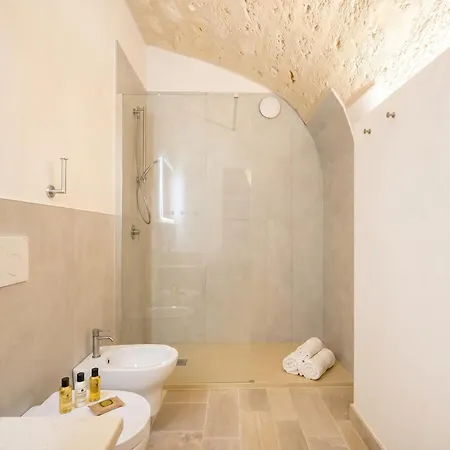 Palazzo Della Torre - Seaview Luxury Historical 3* Bari