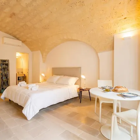 Palazzo Della Torre - Seaview Luxury Historical 3* Bari