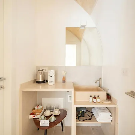 Palazzo Della Torre - Seaview Luxury Historical 3* Bari
