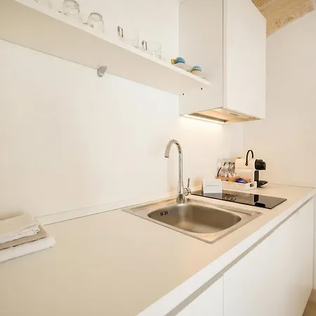 Palazzo Della Torre - Seaview Luxury Historical 3* Bari