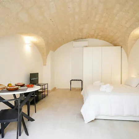 Aparthotel Palazzo Della Torre - Seaview Luxury Historical Bari