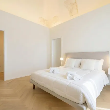 Palazzo Della Torre - Seaview Luxury Historical 3* Bari