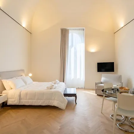 Aparthotel Palazzo Della Torre - Seaview Luxury Historical Bari