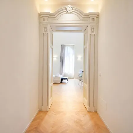 Palazzo Della Torre - Seaview Luxury Historical Bari