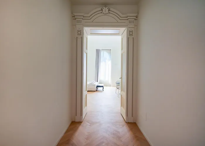 Palazzo Della Torre - Seaview Luxury Historical 3* בארי