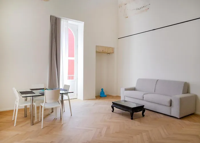 Palazzo Della Torre - Seaview Luxury Historical מלון דירות בארי