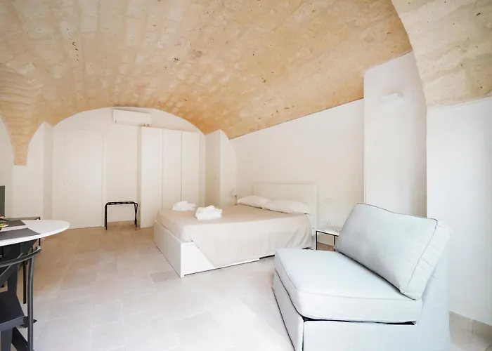 Palazzo Della Torre - Seaview Luxury Historical מלון דירות בארי