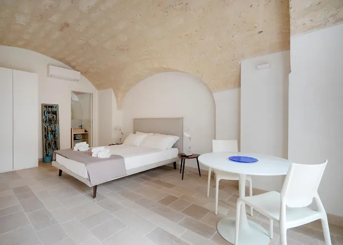 מלון דירות Palazzo Della Torre - Seaview Luxury Historical בארי